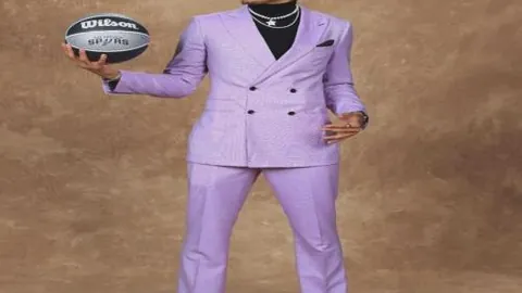 上海久事队连胜势头强劲，以112-81击败广州朗肽海本队